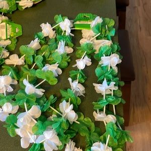 St. Patrick’s flower Lei, 8 sets, 42in and wire garland/ 25 ft,NEW